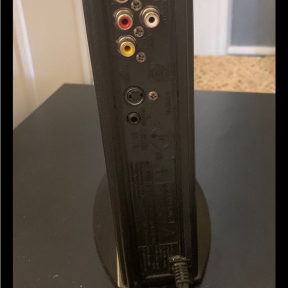 Emerson DVD Player. Model: EWD71V5SK. Includes: * DVD Player, * Base to Stand - Picture 6 of 9